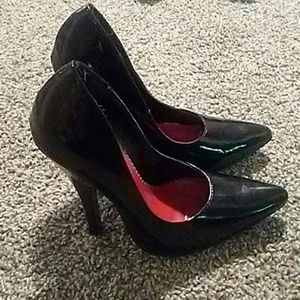 Black patent leather pumps